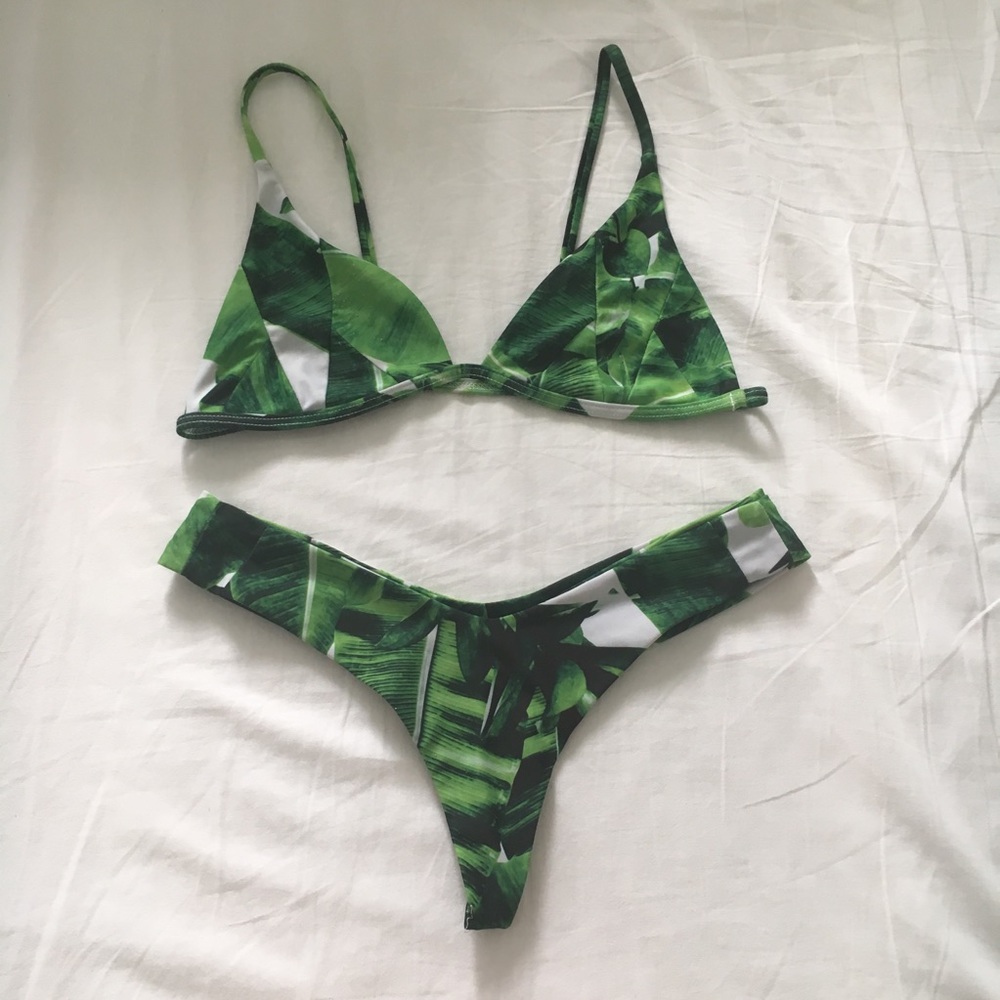 Stone fox swim banana leaf bikini size L